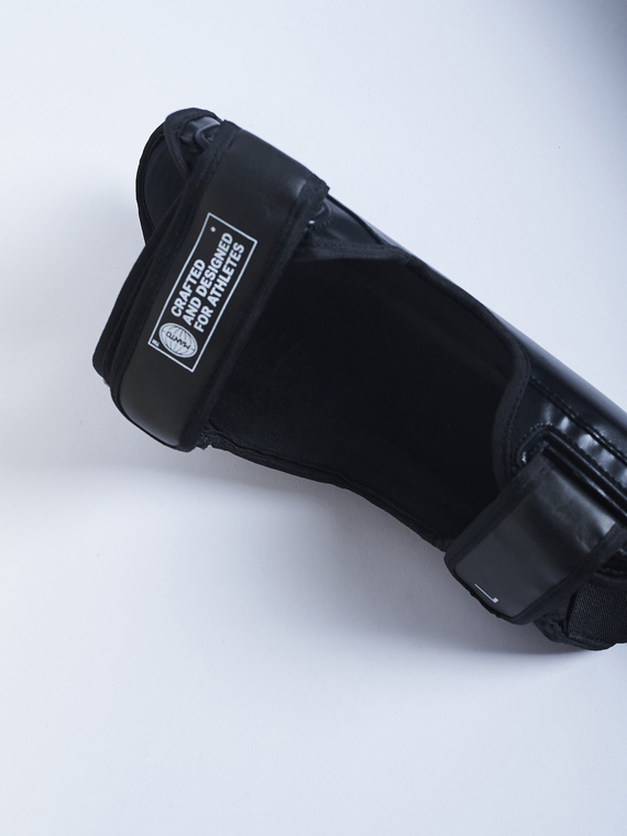 MANTO Shin Guards IMPACT black