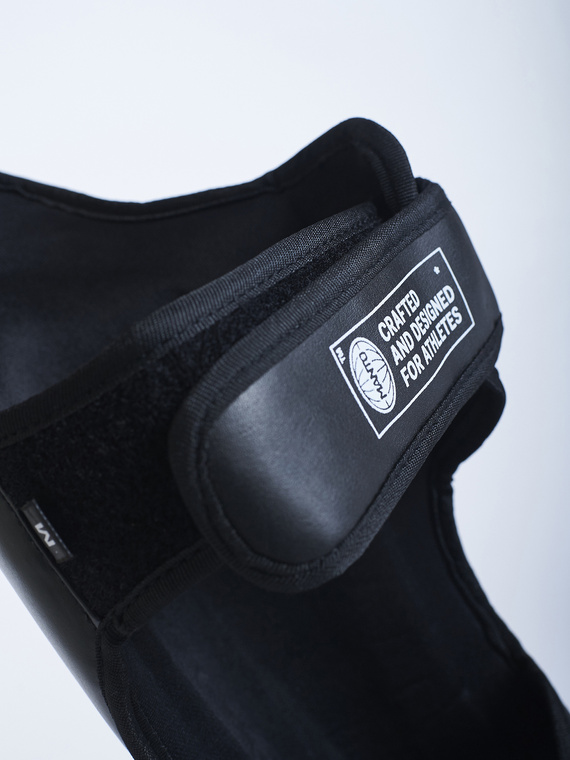 MANTO Shin Guards IMPACT black