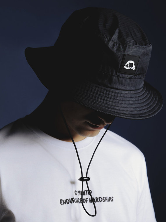 MANTO bucket hat LABEL 23 graphite