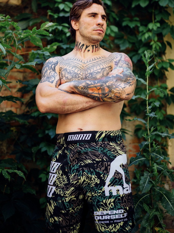 MANTO fight shorts DISTORT