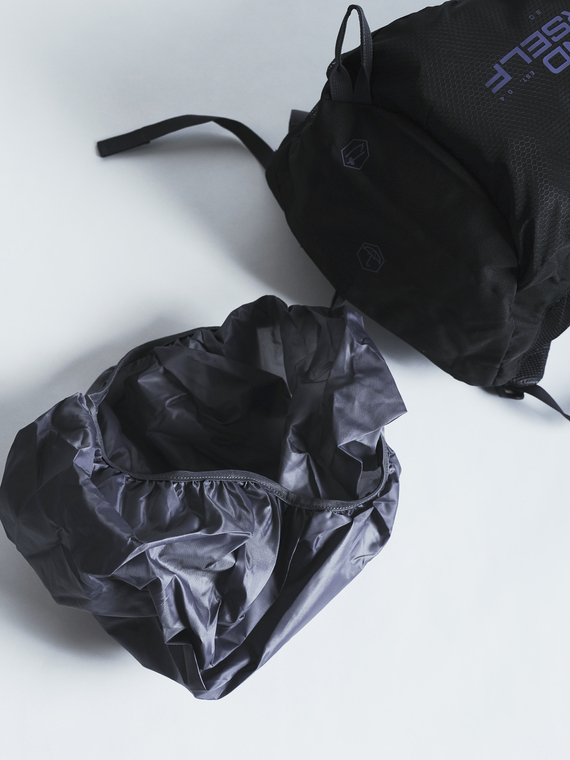 MANTO Rucksack CROSS schwarz 