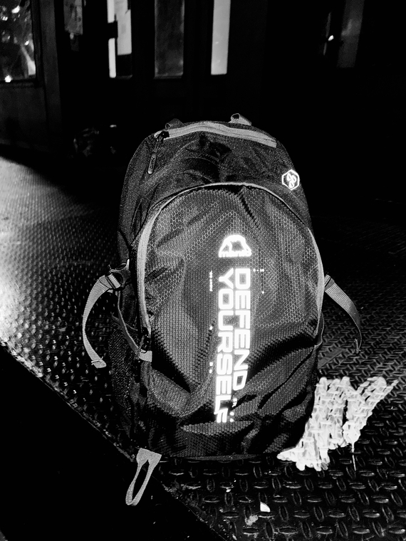 MANTO Rucksack CROSS schwarz reflektierend