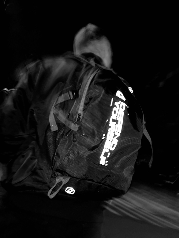 MANTO Rucksack CROSS schwarz reflektierend