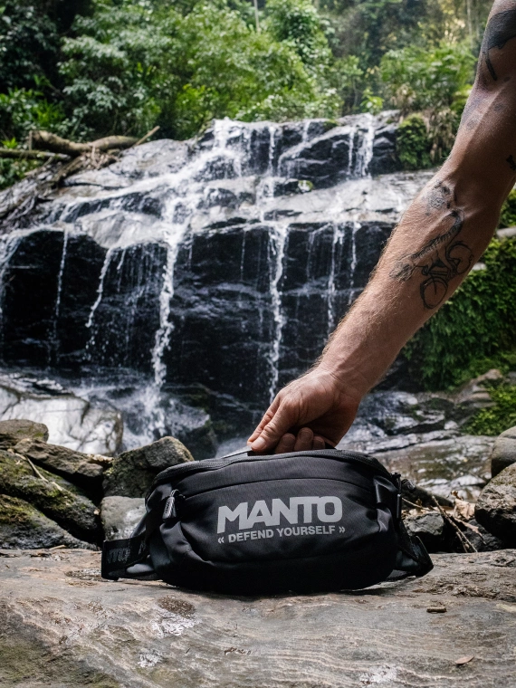 MANTO waist bag DEFEND schwarz