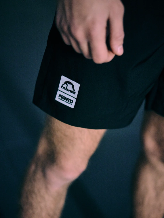 MANTO Trainingsshorts PULSE schwarz