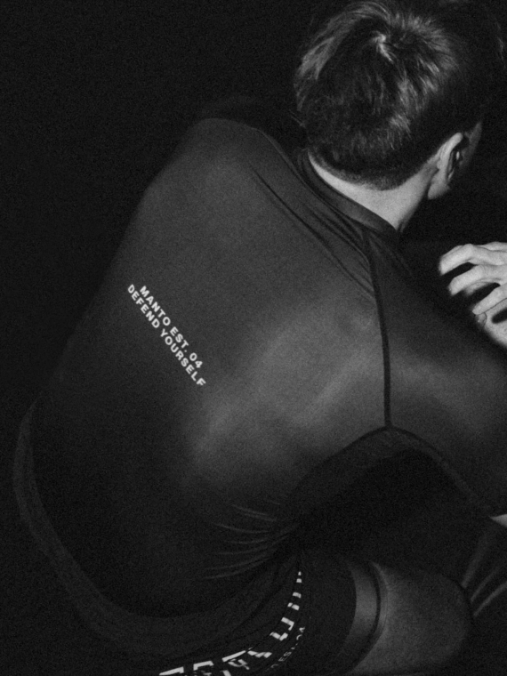 MANTO rashguard VARSITY schwarz